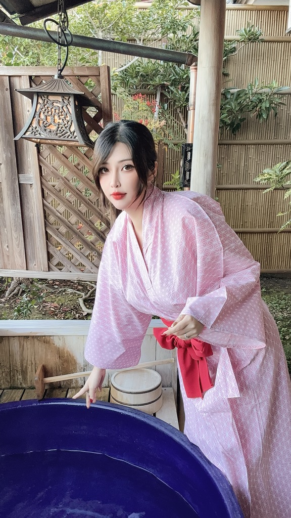 Hana Bunny – Outdoor Onsen - erohere(2).jpg